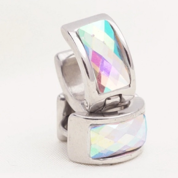 NEW!๐๐IRIDESCENT! FACETED GEM WIDE HOOPS๐๐PUNK - Picture 2 of 8